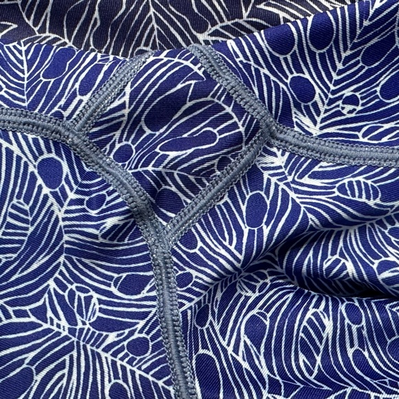 Vineyard Vinny Vines Monstera Linear Cropped Leggings Small NWOT - Picture 3 of 6